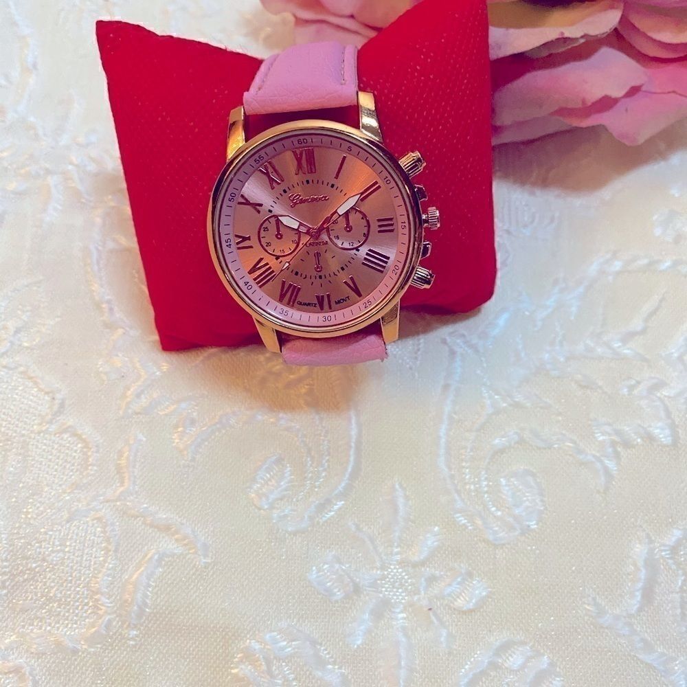 Geneva Platinum leather color fashion watch